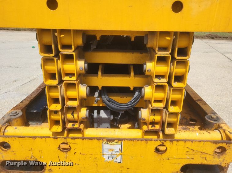 image for item DR4963 Haulotte Compact 3347E scissor lift