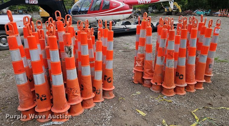 image for item DR8741 (100) Trimline traffic cones and bases