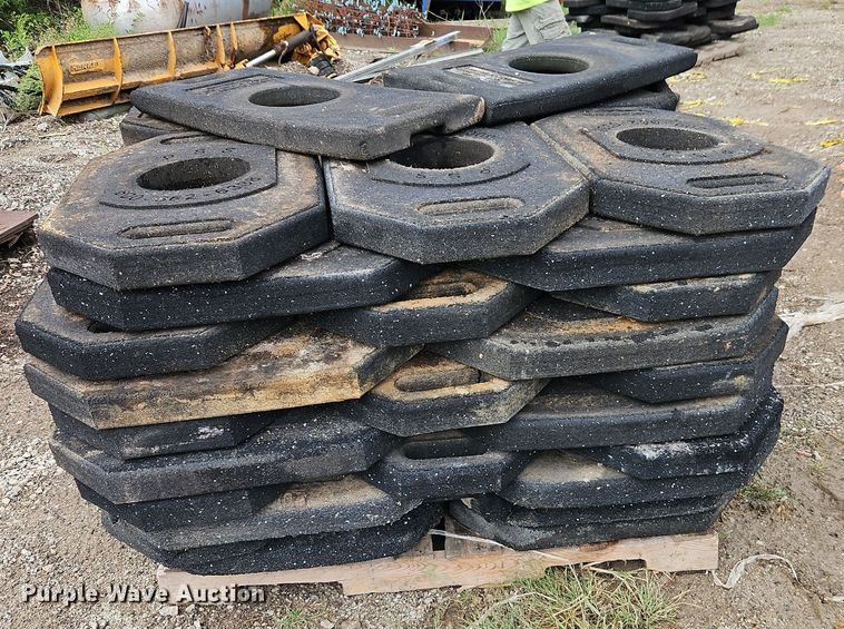 image for item DR8741 (100) Trimline traffic cones and bases