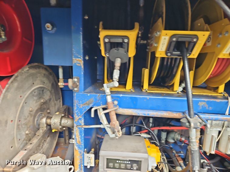 image for item DR8742 Elliott fuel / lube truck distribution unit