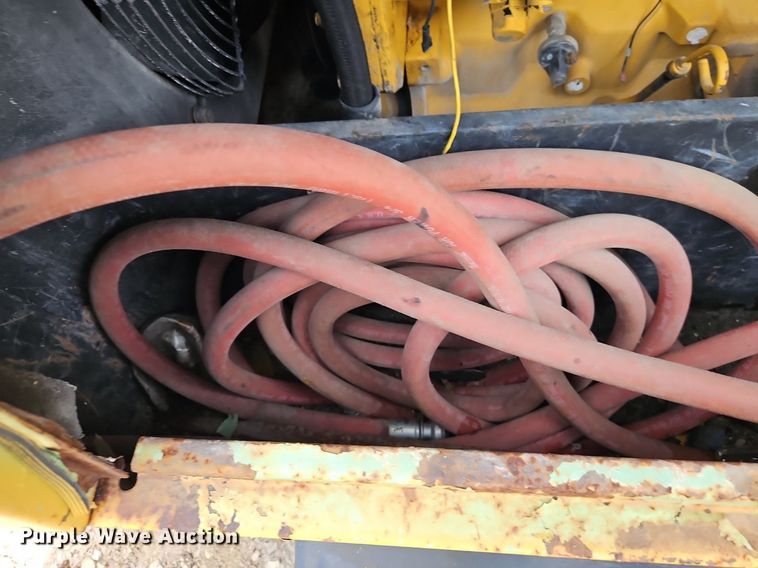 image for item DR8743 Sullair 185 DPQ JD air compressor