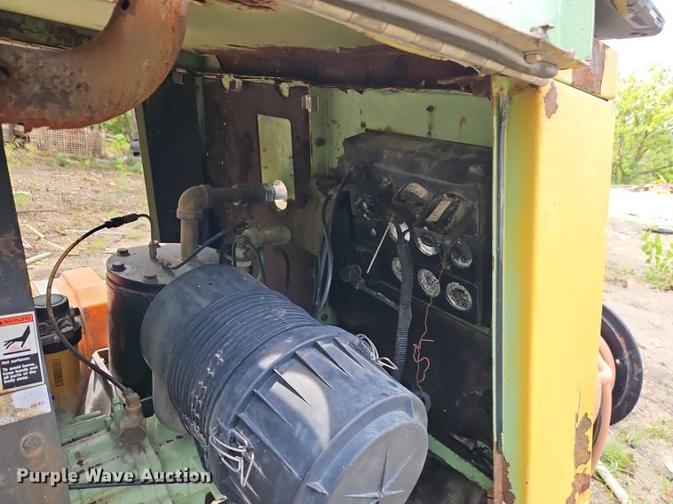 image for item DR8743 Sullair 185 DPQ JD air compressor