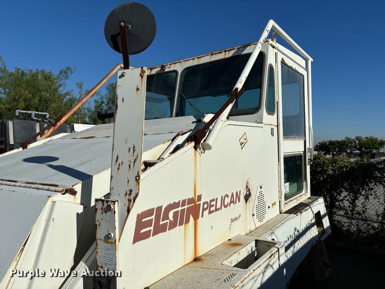 image for item DS2518 1996 Elgin Pelican  street sweeper