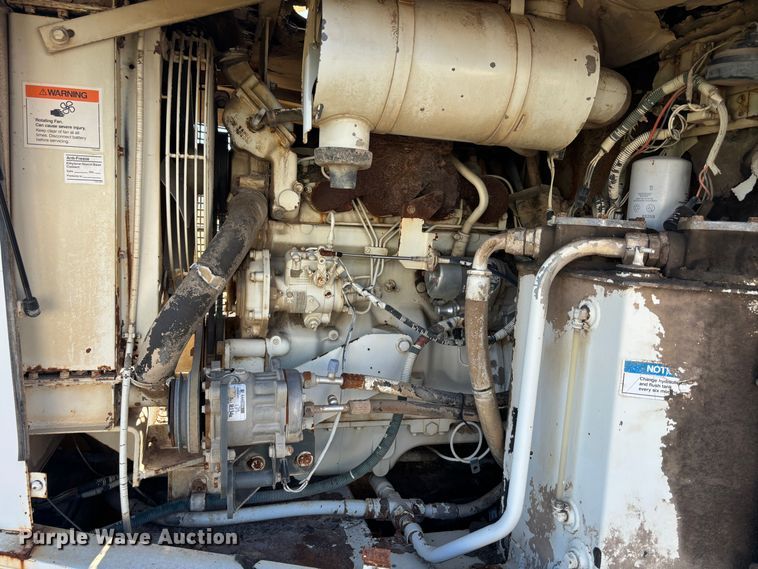 image for item DS2518 1996 Elgin Pelican  street sweeper