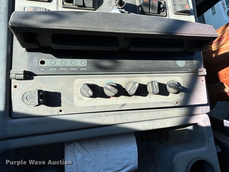 image for item DS2519 Elgin Pelican  street sweeper