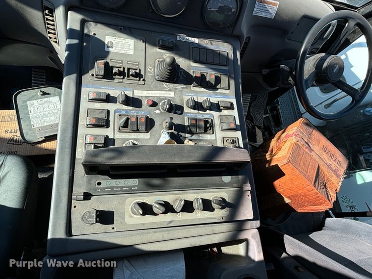 image for item DS2519 Elgin Pelican  street sweeper