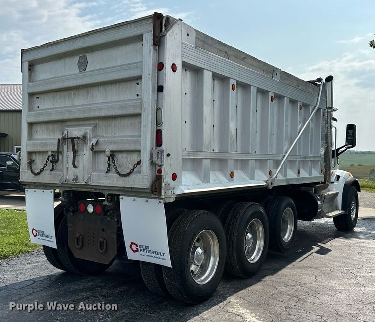 image for item DS4244 2015 Peterbilt  567 dump truck