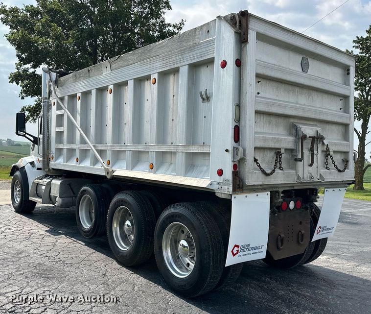 image for item DS4244 2015 Peterbilt  567 dump truck