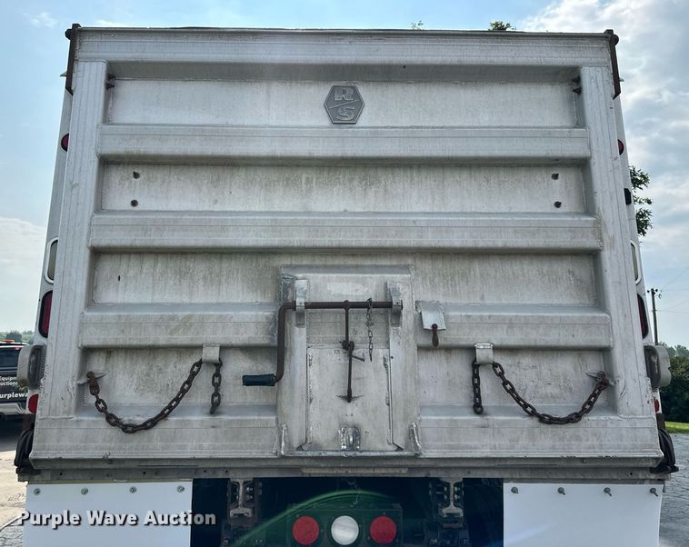 image for item DS4244 2015 Peterbilt  567 dump truck