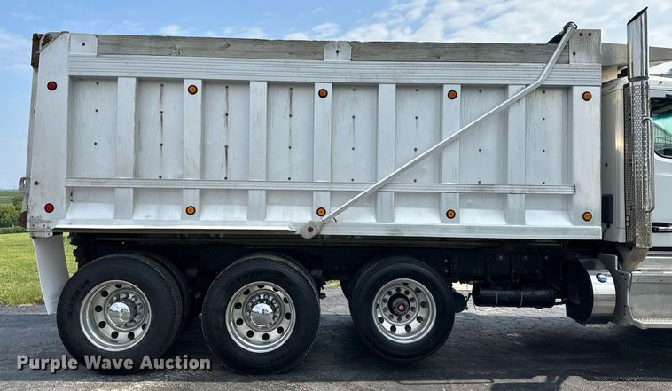 image for item DS4244 2015 Peterbilt  567 dump truck