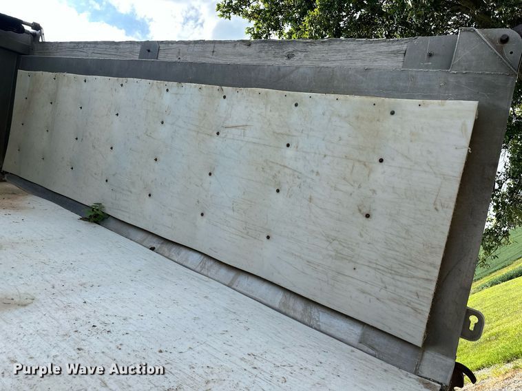 image for item DS4244 2015 Peterbilt  567 dump truck