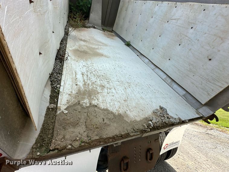 image for item DS4244 2015 Peterbilt  567 dump truck