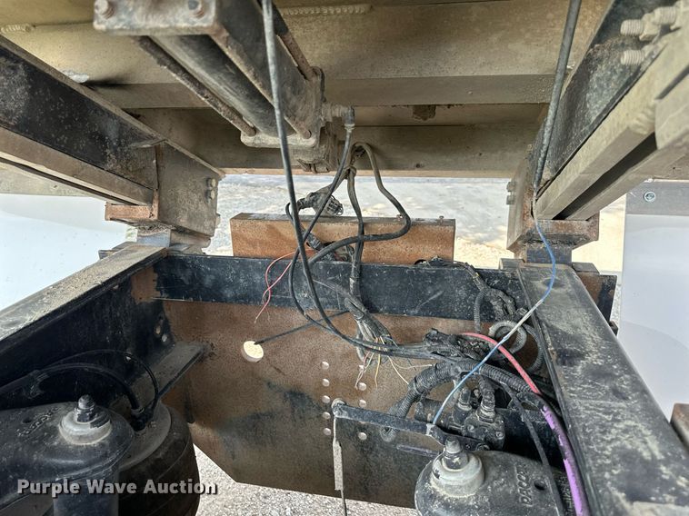 image for item DS4244 2015 Peterbilt  567 dump truck