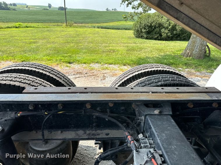 image for item DS4244 2015 Peterbilt  567 dump truck