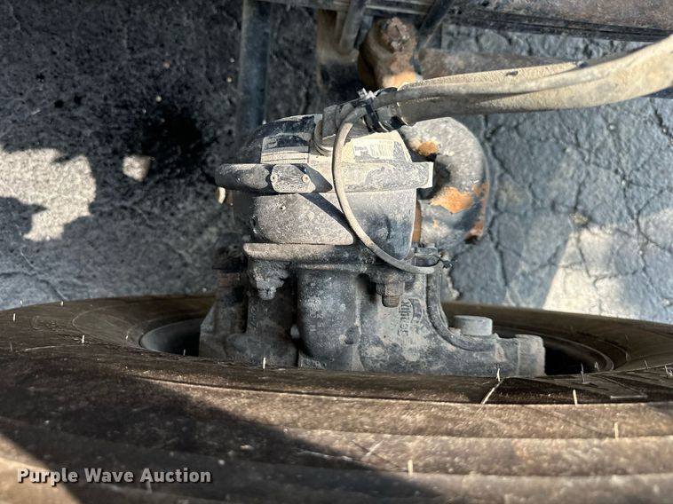 image for item DS4244 2015 Peterbilt  567 dump truck