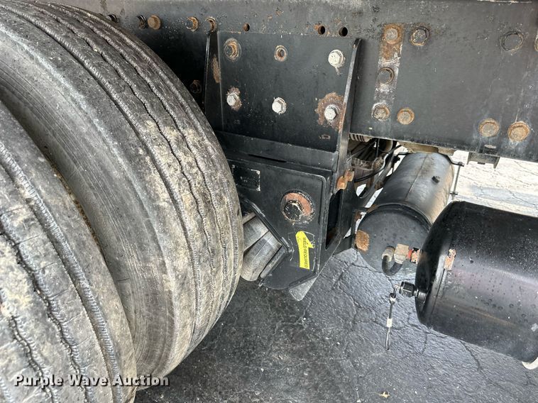 image for item DS4244 2015 Peterbilt  567 dump truck