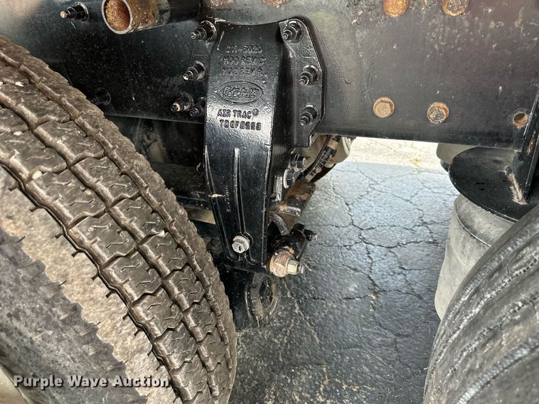 image for item DS4244 2015 Peterbilt  567 dump truck