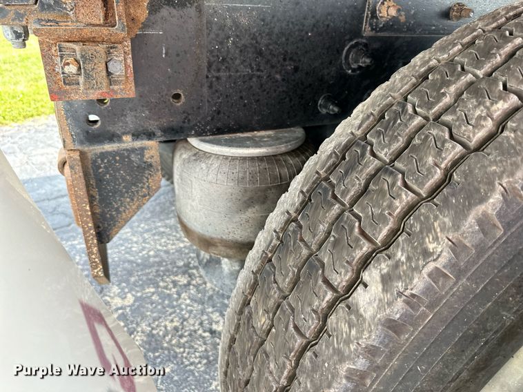 image for item DS4244 2015 Peterbilt  567 dump truck