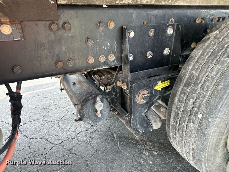 image for item DS4244 2015 Peterbilt  567 dump truck