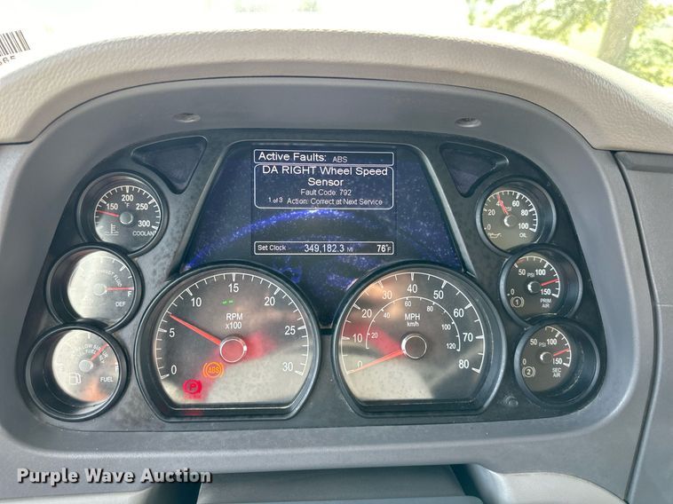 image for item DS4244 2015 Peterbilt  567 dump truck