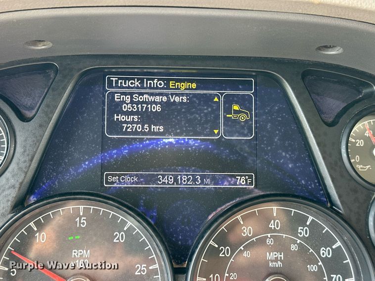 image for item DS4244 2015 Peterbilt  567 dump truck