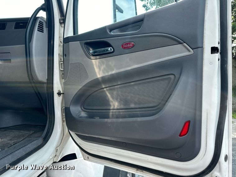 image for item DS4244 2015 Peterbilt  567 dump truck