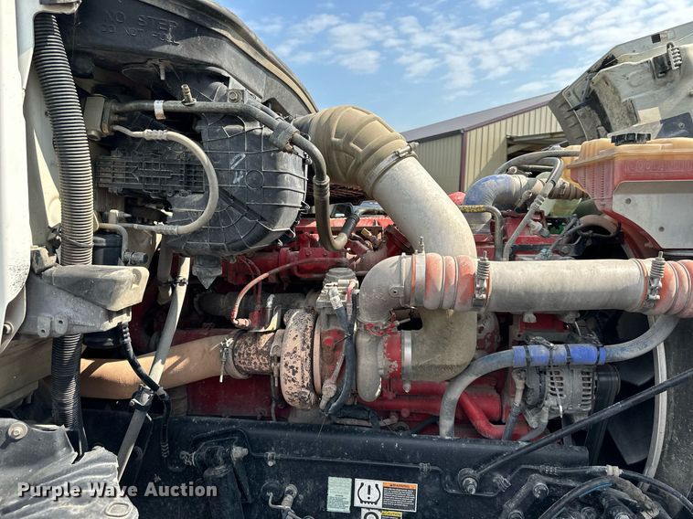 image for item DS4244 2015 Peterbilt  567 dump truck