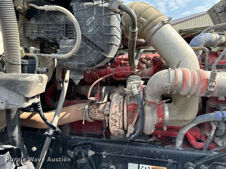 image for item DS4244 2015 Peterbilt  567 dump truck