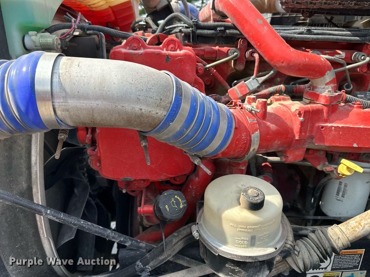 image for item DS4244 2015 Peterbilt  567 dump truck