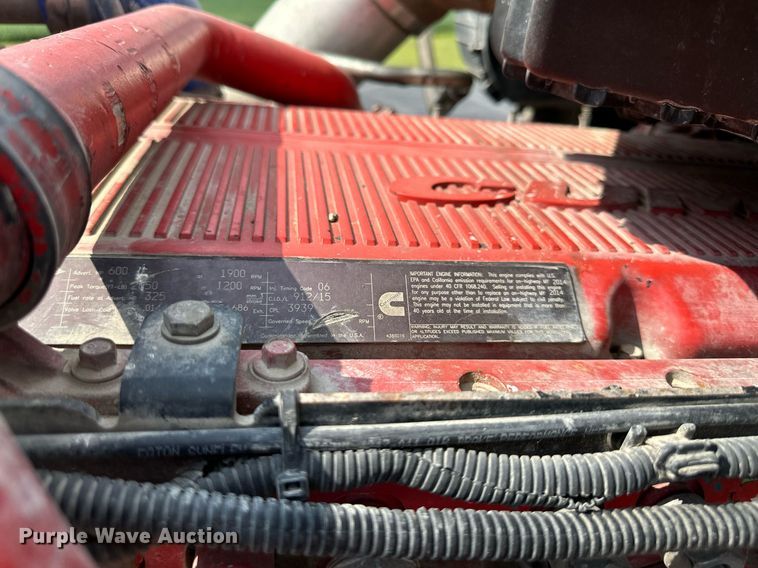 image for item DS4244 2015 Peterbilt  567 dump truck