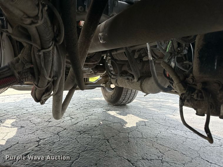 image for item DS4244 2015 Peterbilt  567 dump truck