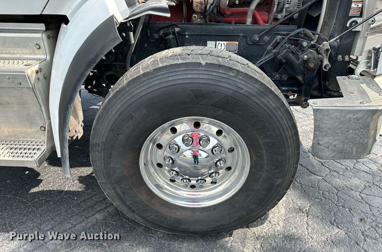 image for item DS4244 2015 Peterbilt  567 dump truck