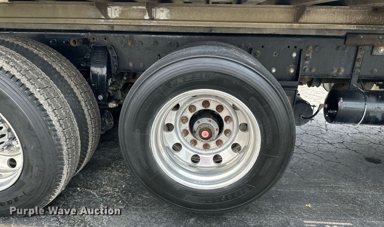 image for item DS4244 2015 Peterbilt  567 dump truck