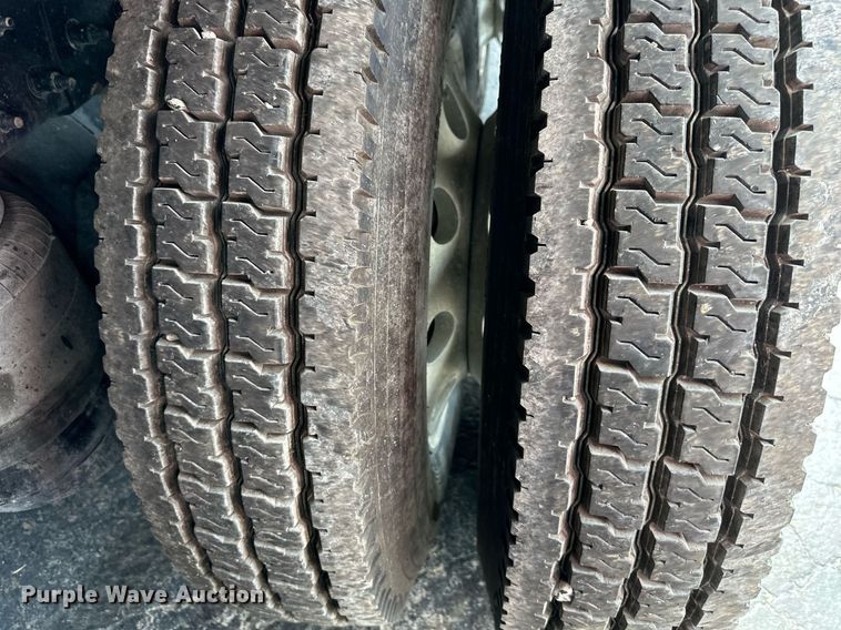 image for item DS4244 2015 Peterbilt  567 dump truck