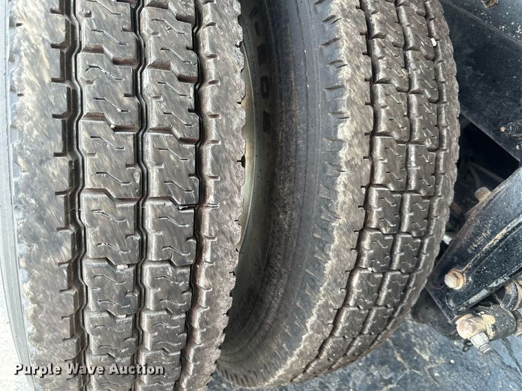 image for item DS4244 2015 Peterbilt  567 dump truck