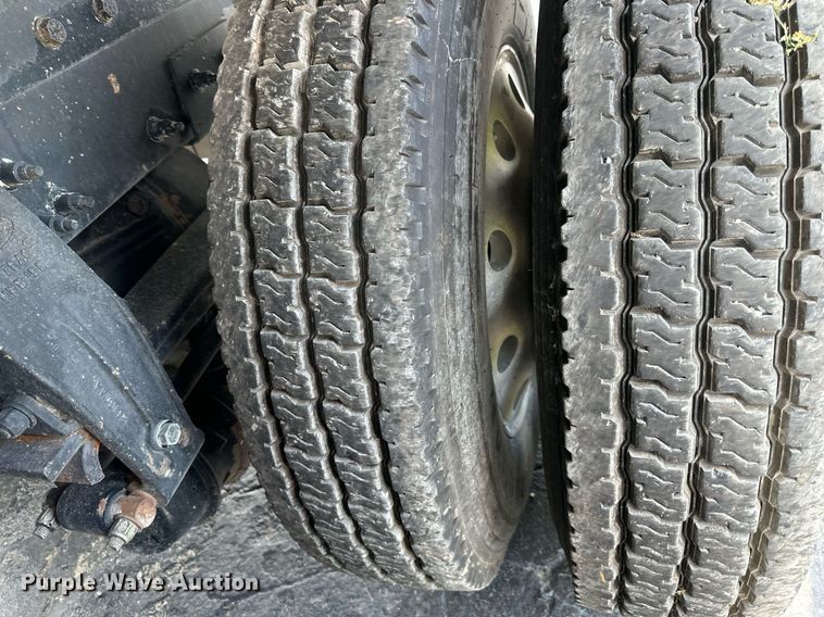 image for item DS4244 2015 Peterbilt  567 dump truck