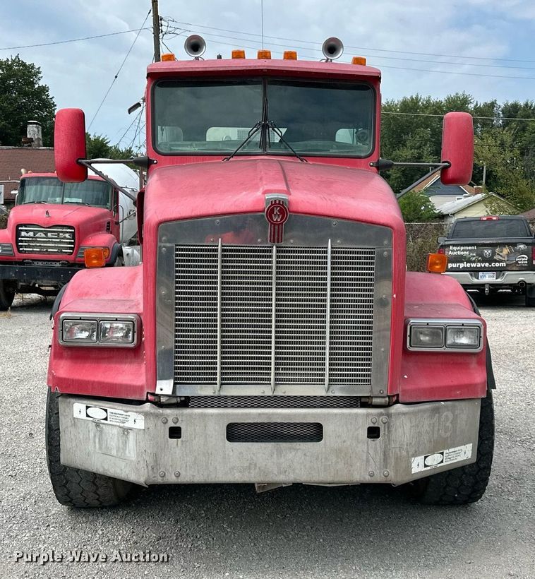 image for item DS4245 2001 Kenworth ready mix truck