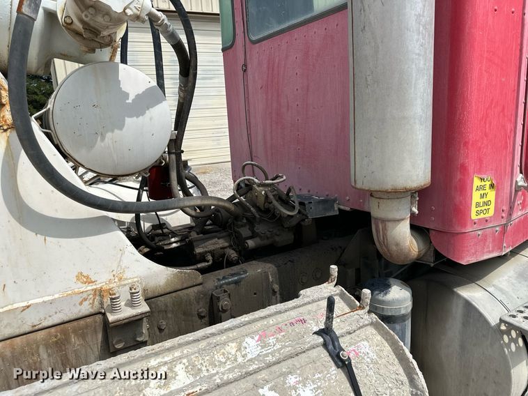 image for item DS4245 2001 Kenworth ready mix truck