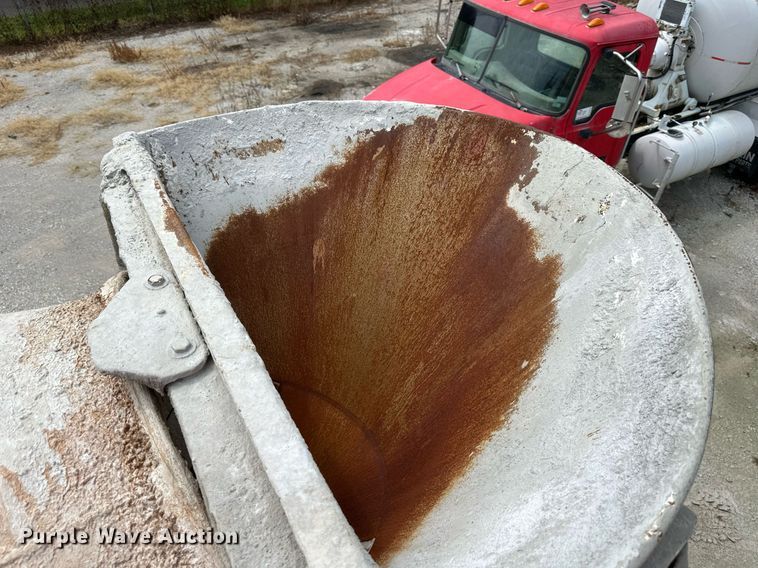 image for item DS4245 2001 Kenworth ready mix truck