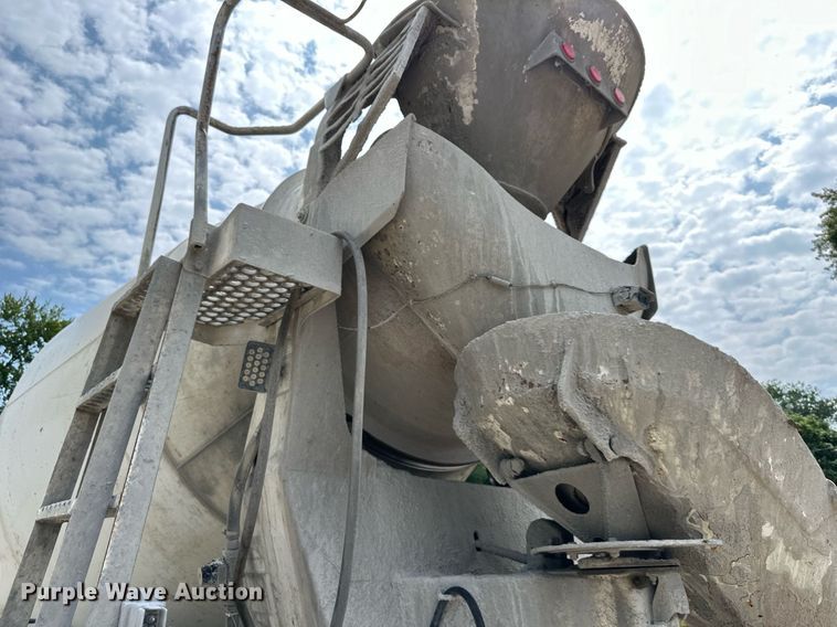 image for item DS4245 2001 Kenworth ready mix truck