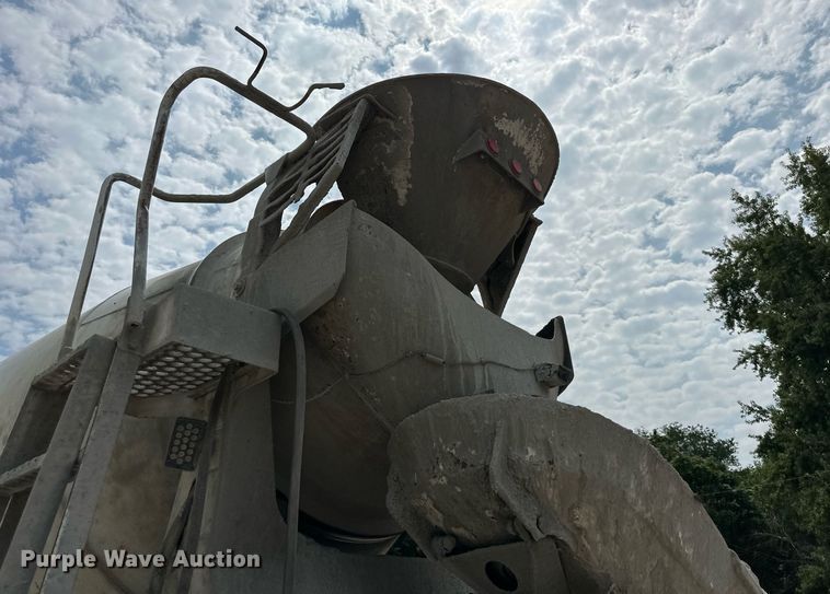 image for item DS4245 2001 Kenworth ready mix truck