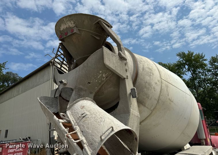 image for item DS4245 2001 Kenworth ready mix truck