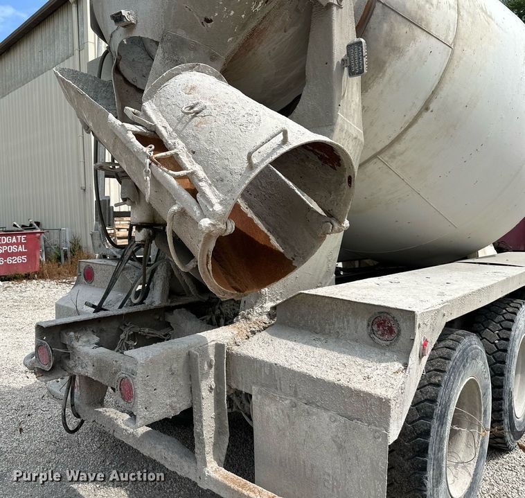 image for item DS4245 2001 Kenworth ready mix truck