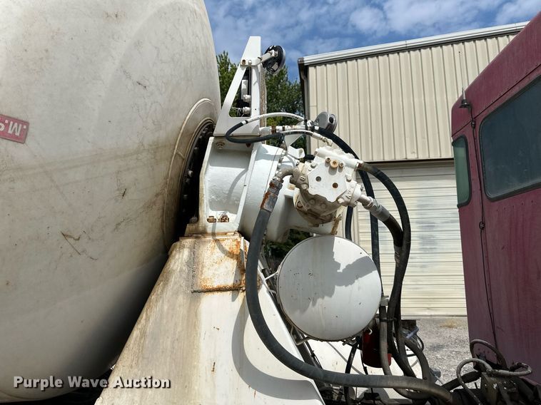 image for item DS4245 2001 Kenworth ready mix truck