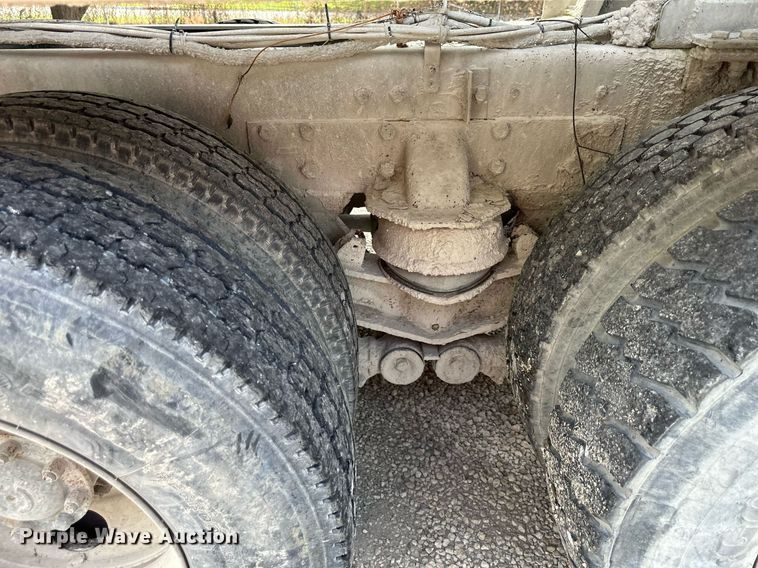 image for item DS4245 2001 Kenworth ready mix truck