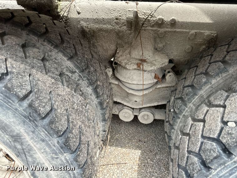 image for item DS4245 2001 Kenworth ready mix truck