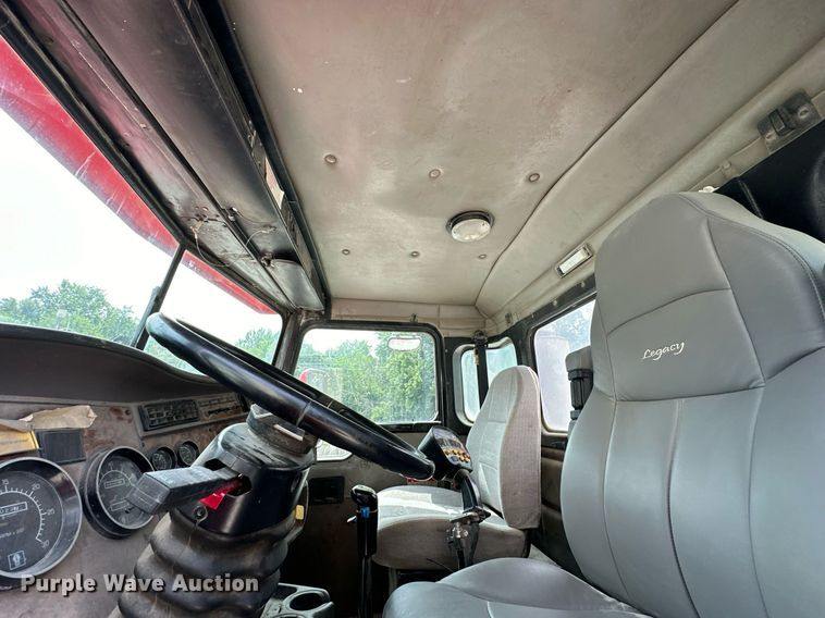 image for item DS4245 2001 Kenworth ready mix truck