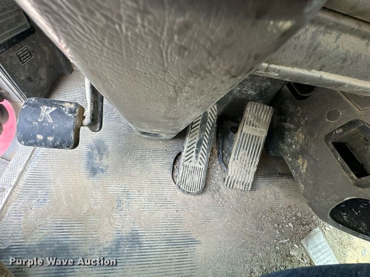 image for item DS4245 2001 Kenworth ready mix truck