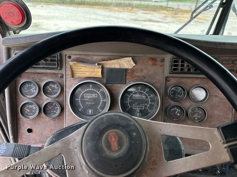 image for item DS4245 2001 Kenworth ready mix truck