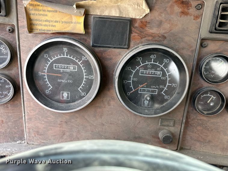 image for item DS4245 2001 Kenworth ready mix truck